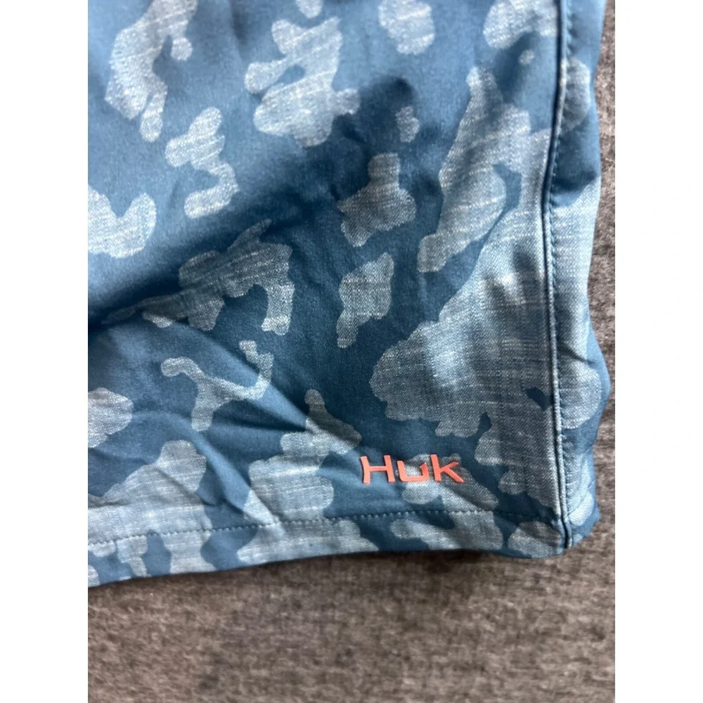 Huk Pursuit Running Lakes Volley Swim Shorts Mens XXL Blue Camo 5.5 Inseam NWT